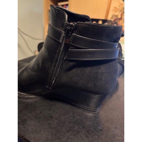 Jeossy Black Leather Wedge Ankle Boots With Buckle Side Zipper Sz 10M - Picture 5 of 14